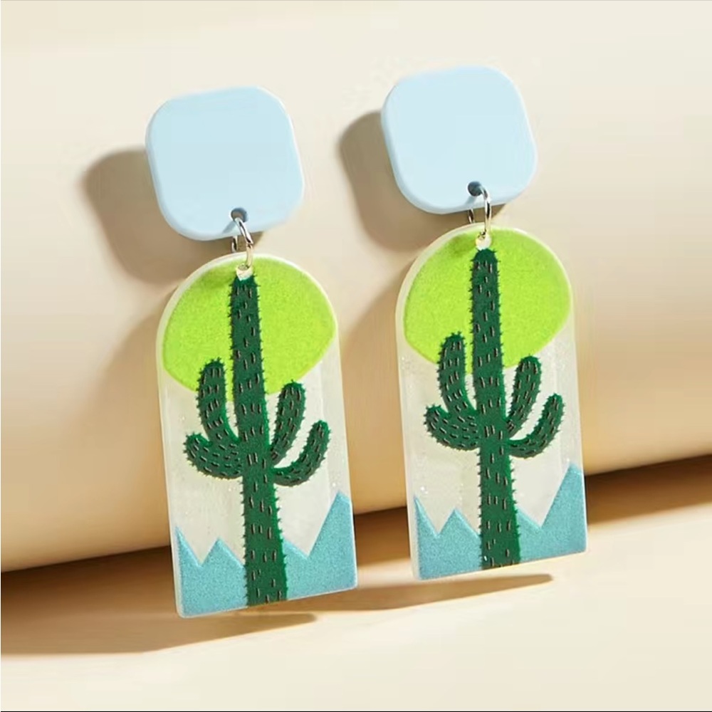 🌵Cute Western Cactus Acrylic Earrings with a Glitter Background 🌵